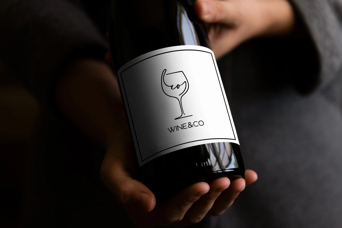 WINE&CO · לוגו ושפה גרפית